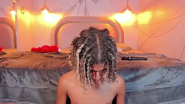 Snapshot of Maxim-Walker chatting on February 12, 2025, 9:10 am Maxim-Walker online show from February 12, 2025, 9:10 am