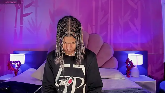 Snapshot of Maxim-Walker chatting on February 19, 2025, 3:28 am Maxim-Walker online show from February 19, 2025, 3:28 am