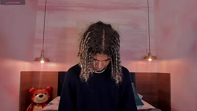 Snapshot of Maxim-Walker chatting on February 27, 2025, 3:04 am Maxim-Walker online show from February 27, 2025, 3:04 am