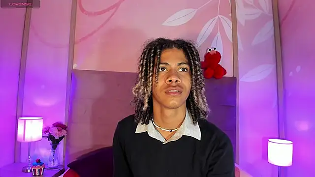 Snapshot of Maxim-Walker chatting on March 9, 2025, 3:11 am Maxim-Walker online show from March 9, 2025, 3:11 am