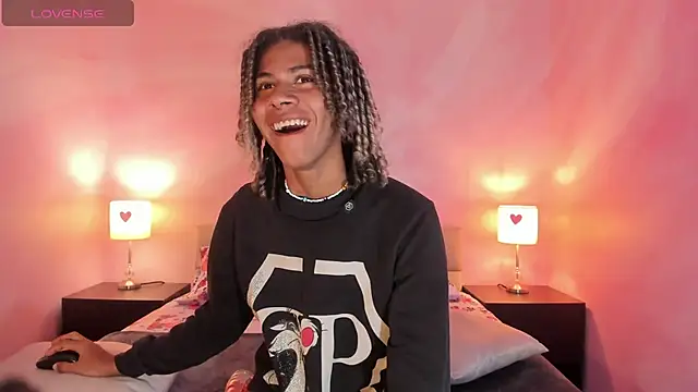 Snapshot of Maxim-Walker chatting on March 14, 2025, 3:04 am Maxim-Walker online show from March 14, 2025, 3:04 am