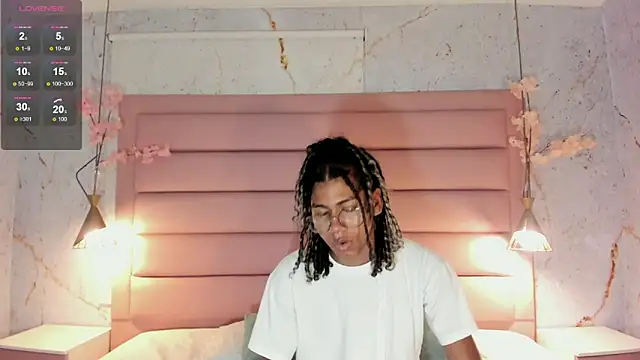 Snapshot of Maxim-Walker chatting on September 12, 2025, 3:39 am Maxim-Walker online show from September 12, 2025, 3:39 am