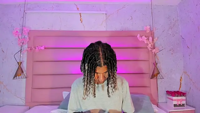 Snapshot of Maxim-Walker chatting on September 22, 2025, 2:46 am Maxim-Walker online show from September 22, 2025, 2:46 am