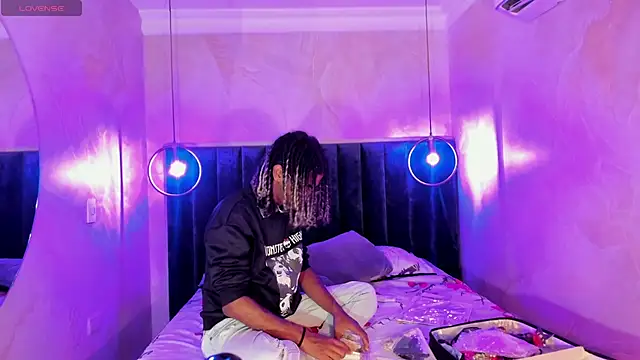 Snapshot of Maxim-Walker chatting on September 28, 2025, 2:39 am Maxim-Walker online show from September 28, 2025, 2:39 am