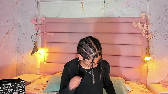 Snapshot of Maxim-Walker chatting on October 24, 2025, 3:03 am Maxim-Walker online show from October 24, 2025, 3:03 am