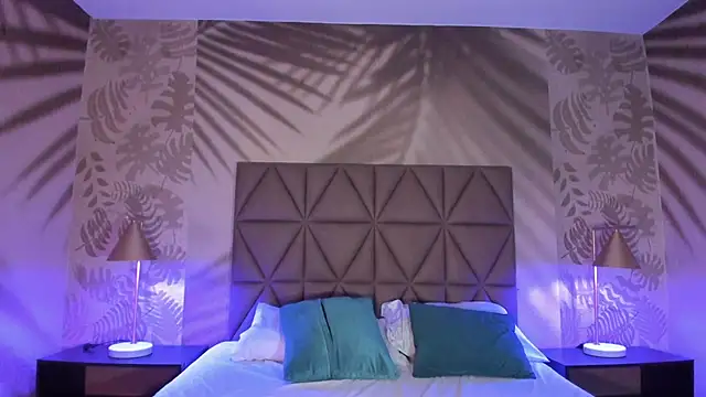 Snapshot of Maxim-Walker chatting on November 13, 2025, 3:05 am Maxim-Walker online show from November 13, 2025, 3:05 am