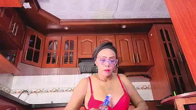 Snapshot of AmberNix chatting on April 21, 2026, 1:39 pm AmberNix online show from April 21, 2026, 1:39 pm