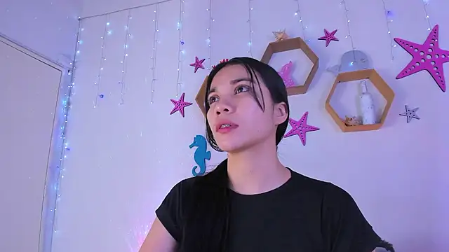 Emiily Parkerr online show from November 5, 2025, 2:55 am