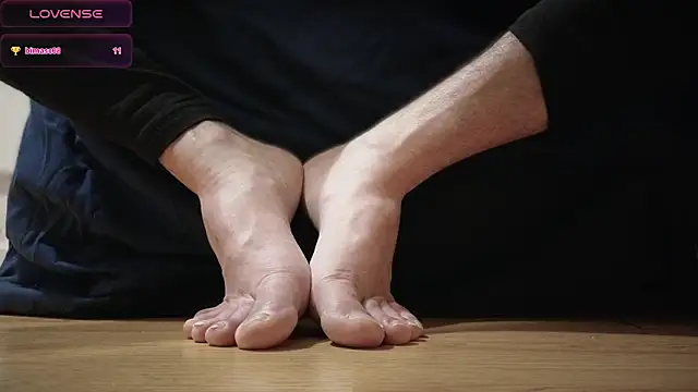 pantslesstraveler plt online show from December 23, 2024, 4:22 am