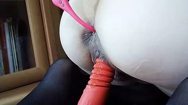 lizzy kissy666 online show from February 17, 2025, 2:48 pm