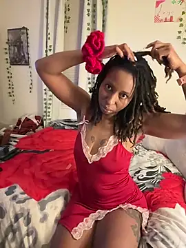 Snapshot of LeyaHoneybuns chatting on December 23, 2024, 3:07 am LeyaHoneybuns online show from December 23, 2024, 3:07 am