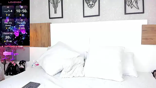 Snapshot of nahomiidasilva_ chatting on February 10, 2025, 6:35 pm nahomiidasilva online show from February 10, 2025, 6:35 pm