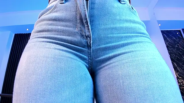 paulina sweett  online show from November 20, 2025, 12:49 pm