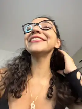 Snapshot of uniquerossie chatting on February 18, 2026, 7:26 am uniquerossie online show from February 18, 2026, 7:26 am