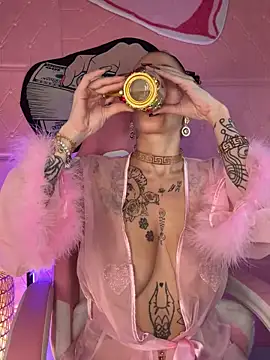 Snapshot of Chachou000 chatting on January 10, 2025, 10:04 pm Chachou000 online show from January 10, 2025, 10:04 pm