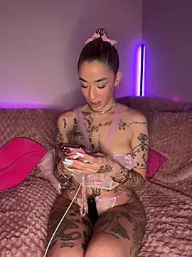 Snapshot of Chachou000 chatting on February 19, 2025, 7:59 pm Chachou000 online show from February 19, 2025, 7:59 pm