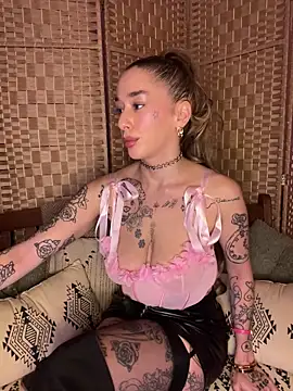 Snapshot of Chachou000 chatting on February 20, 2025, 6:57 pm Chachou000 online show from February 20, 2025, 6:57 pm