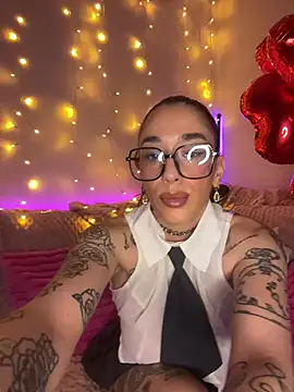 Snapshot of Chachou000 chatting on March 6, 2025, 6:48 pm Chachou000 online show from March 6, 2025, 6:48 pm