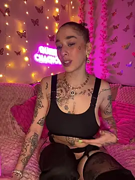 Snapshot of Chachou000 chatting on March 17, 2025, 11:00 pm Chachou000 online show from March 17, 2025, 11:00 pm