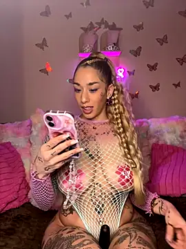 Snapshot of Chachou000 chatting on September 20, 2025, 8:10 pm Chachou000 online show from September 20, 2025, 8:10 pm