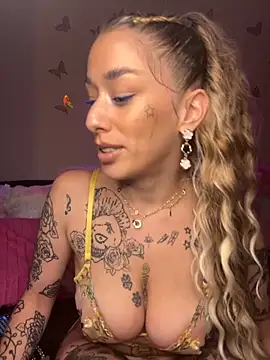 Snapshot of Chachou000 chatting on September 23, 2025, 8:34 pm Chachou000 online show from September 23, 2025, 8:34 pm