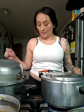 LuisaFernanda170823 online show from March 19, 2026, 7:18 pm