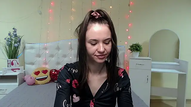 KaraCriegs online show from January 31, 2025, 10:10 pm