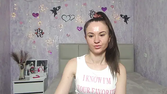 KaraCriegs online show from February 5, 2025, 9:40 pm