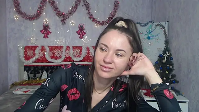 KaraCriegs online show from December 13, 2025, 7:53 pm