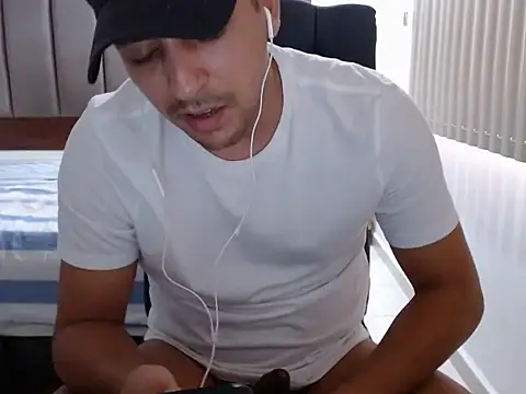 Bamban1419  online show from April 22, 2026, 8:21 pm