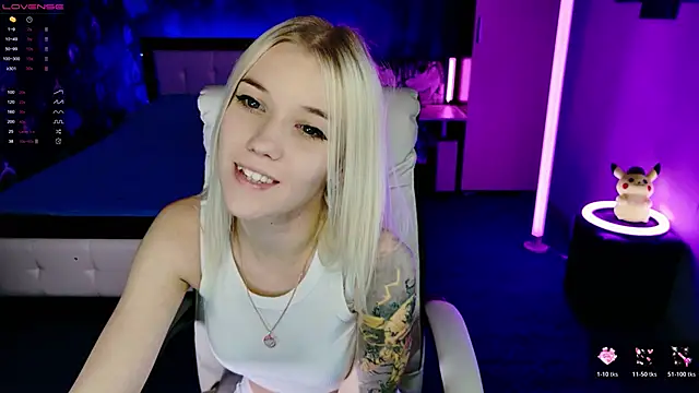 ShhhO O online show from November 30, 2025, 2:32 pm