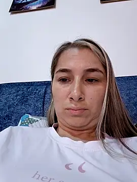 Iris love18 online show from February 21, 2026, 2:18 pm