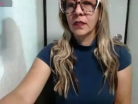 Snapshot of horny_paty chatting on January 10, 2025, 12:26 pm horny paty online show from January 10, 2025, 12:26 pm