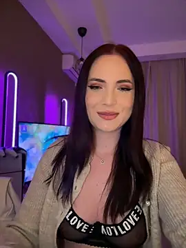 AvaGianna online show from February 5, 2025, 5:42 pm