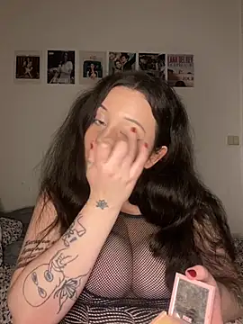 milkyhonybaby online show from October 29, 2025, 8:54 pm