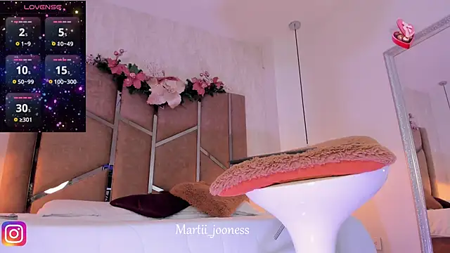 Snapshot of Martinaa_Jones_ chatting on December 26, 2024, 8:42 pm Martinaa Jones online show from December 26, 2024, 8:42 pm
