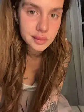 EmiliaCatalina online show from January 31, 2025, 2:15 am