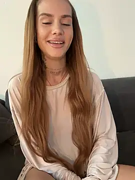 EmiliaCatalina online show from July 10, 2026, 7:05 pm