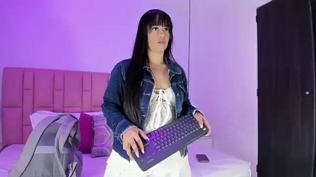 victoria cooper3 online show from January 10, 2026, 11:45 am