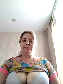 Lady nice cat online show from January 7, 2025, 7:31 am