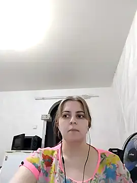 Lady nice cat online show from January 15, 2025, 2:46 pm