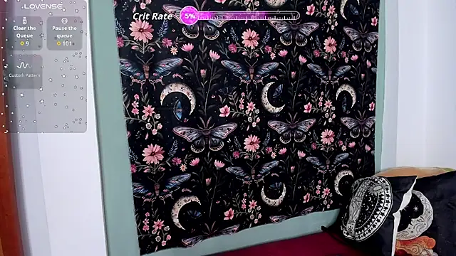 Snapshot of Marinnett11 chatting on November 10, 2025, 2:16 pm Marinnett11 online show from November 10, 2025, 2:16 pm