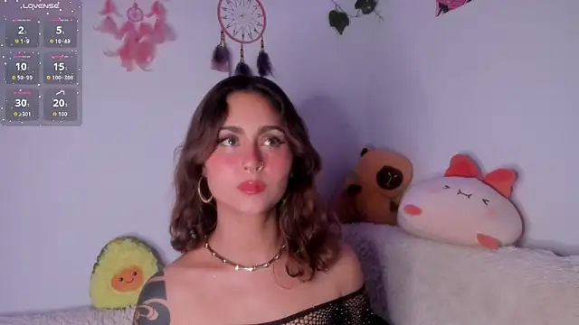 Violette-Ramirez01 online show from January 13, 2026, 1:22 am