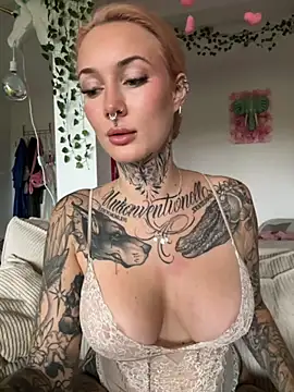 Stella-Kink online show from October 22, 2025, 2:17 pm