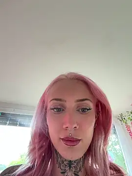 Stella-Kink online show from May 30, 2026, 11:18 am