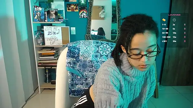 Snapshot of ela_0 chatting on November 10, 2025, 1:04 am ela 0 online show from November 10, 2025, 1:04 am