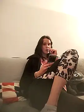 Snapshot of LauraBaby chatting on October 5, 2025, 5:55 pm LauraBaby online show from October 5, 2025, 5:55 pm