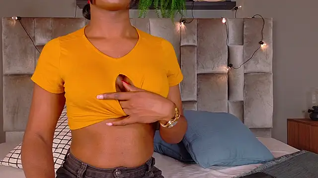 nahomi campbell online show from December 2, 2025, 7:42 pm