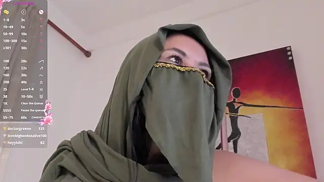 Snapshot of Amina_hafsa chatting on January 20, 2025, 4:10 am Amina hafsa online show from January 20, 2025, 4:10 am