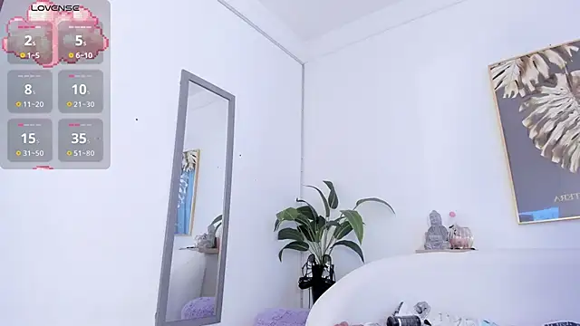 Snapshot of Amina_hafsa chatting on October 16, 2025, 7:37 pm Amina hafsa online show from October 16, 2025, 7:37 pm